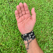 Load image into Gallery viewer, 5-Wrap with SILVERWARE centerpiece