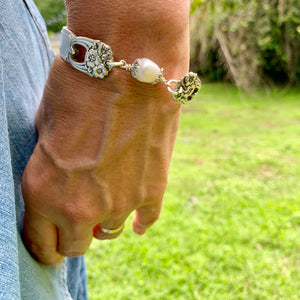 Silverware handles WHITE PEARL bracelet